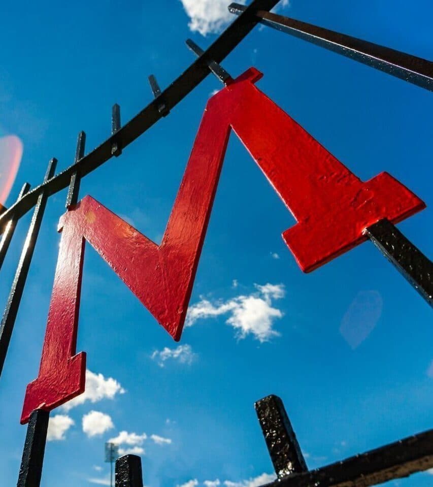 M gate